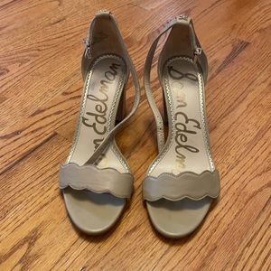 Sam Edelman nude scallop block heel